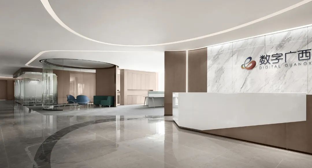 鄭州現(xiàn)代大氣的集團(tuán)辦公室裝修案例