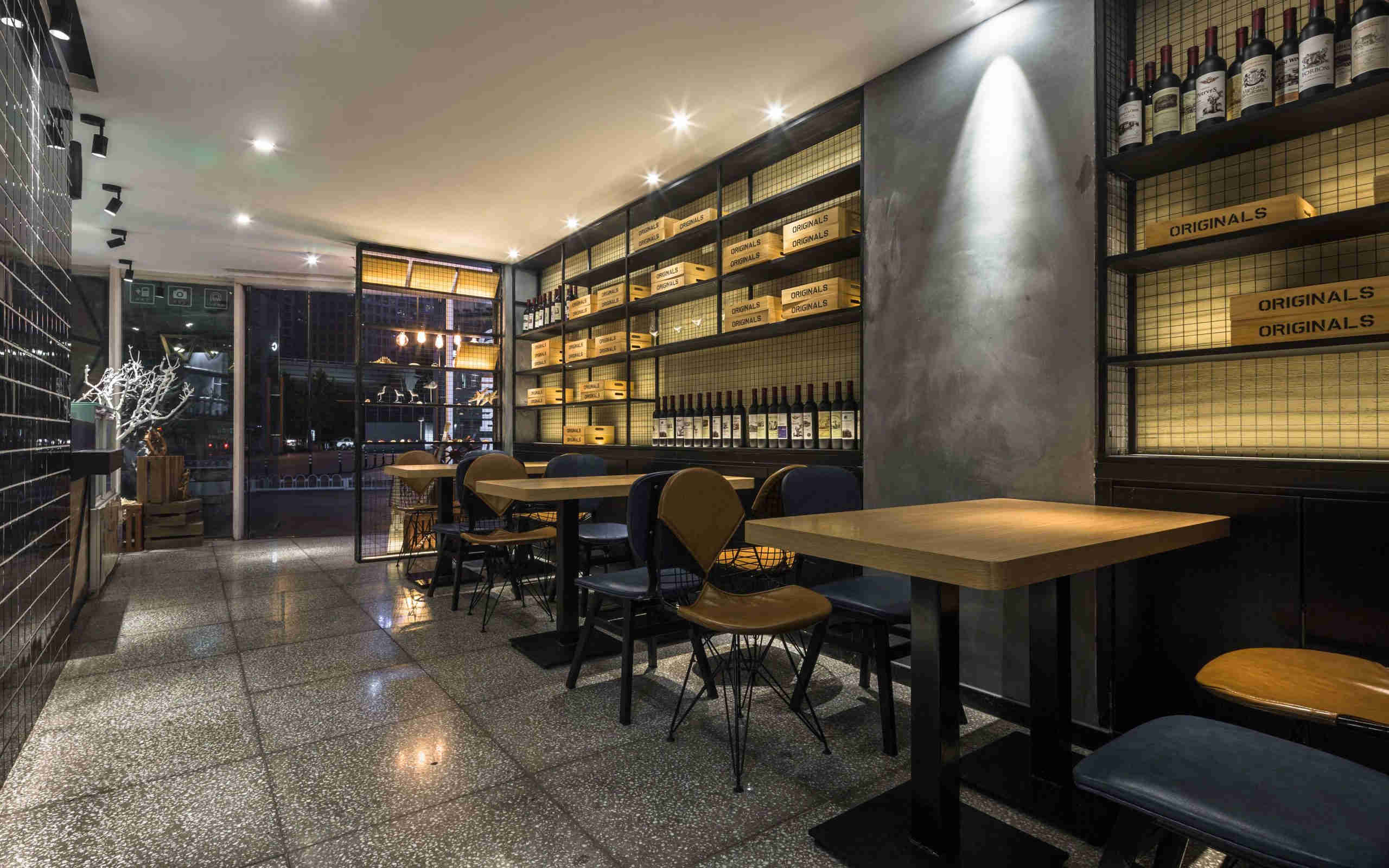 鄭州海盜蝦飯裝修公司設(shè)計(jì)案例