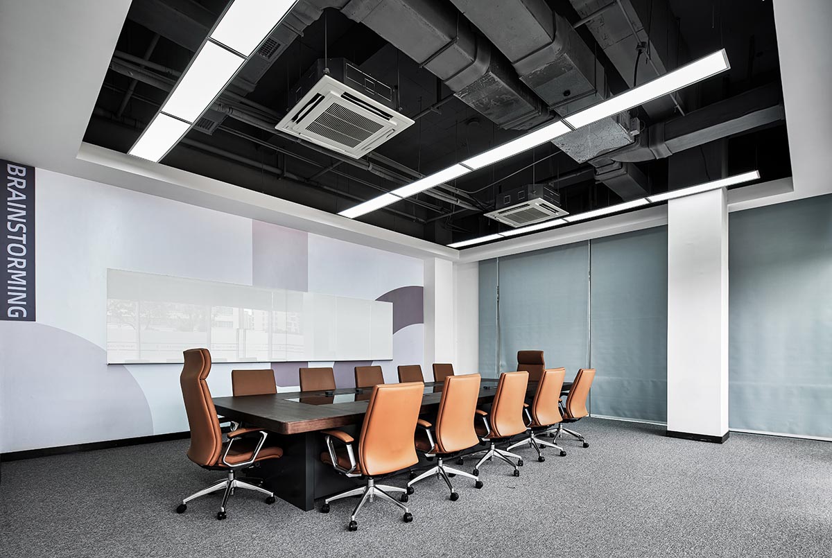 雪浪云科技公司現(xiàn)代極簡(jiǎn)風(fēng)辦公室裝修設(shè)計(jì)案例(圖8)