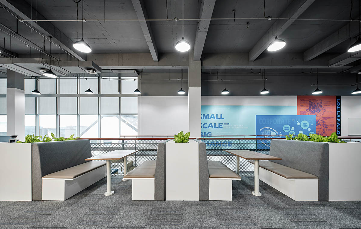 雪浪云科技公司現(xiàn)代極簡(jiǎn)風(fēng)辦公室裝修設(shè)計(jì)案例(圖12)