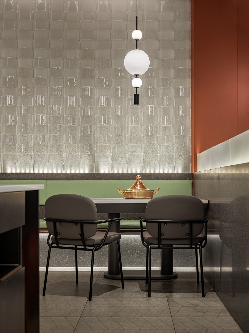 鄭州火鍋店裝修公司黃記煌·三汁燜鍋店設(shè)計案例(圖14)