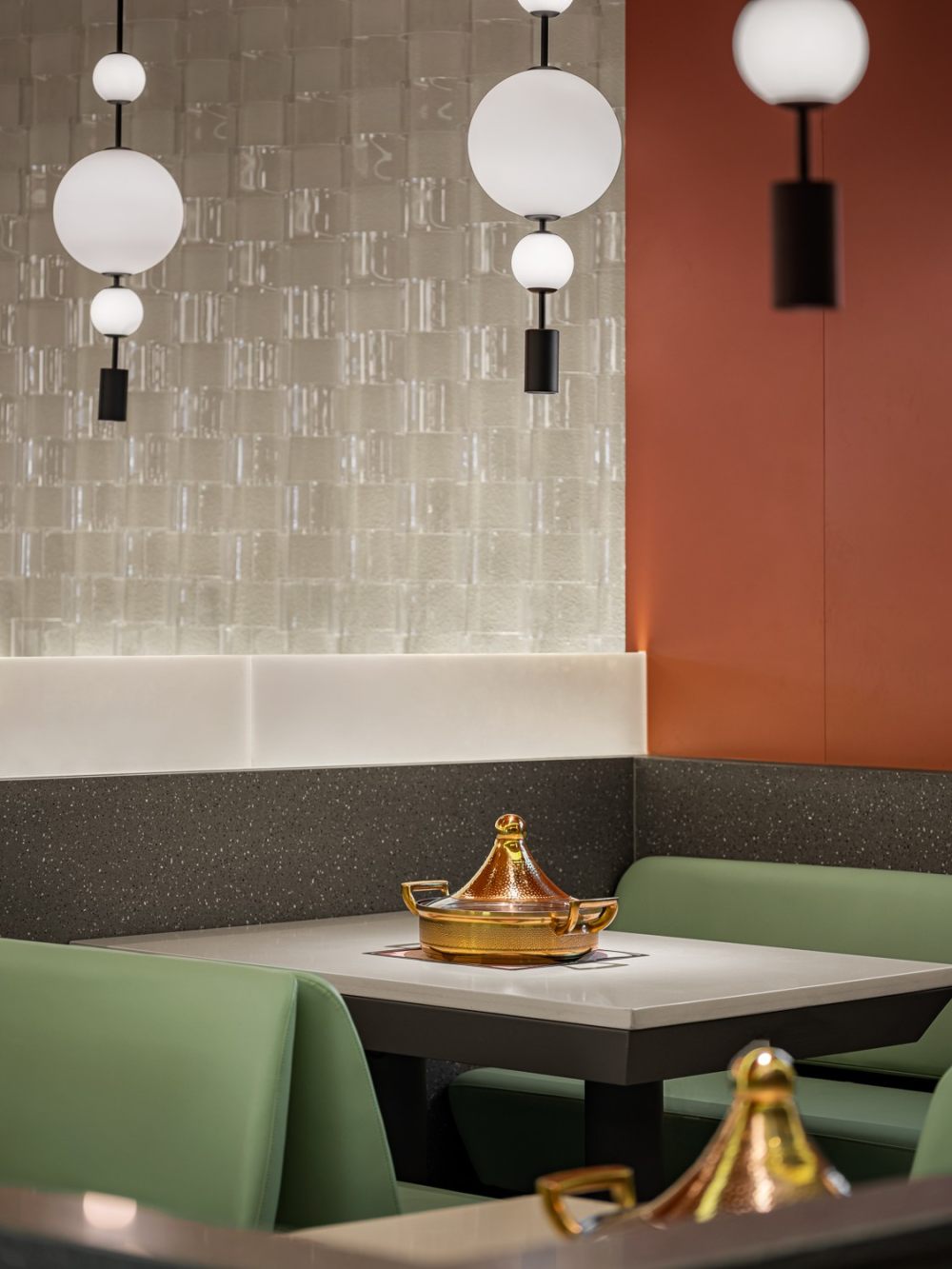 鄭州火鍋店裝修公司黃記煌·三汁燜鍋店設(shè)計案例(圖11)