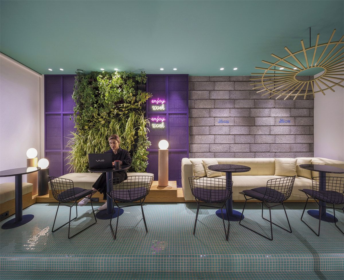 鄭州辦公室裝修推薦時(shí)尚靚麗化妝品公司辦公設(shè)計(jì)(圖9)