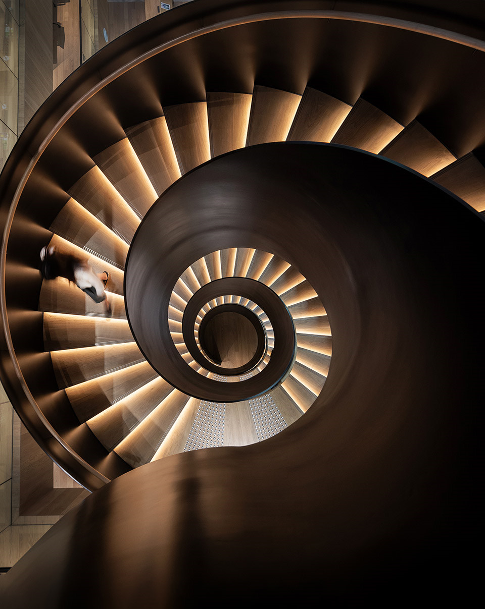 綠色工業(yè)風戴森全球總部辦公樓裝修設(shè)計方案(圖10)