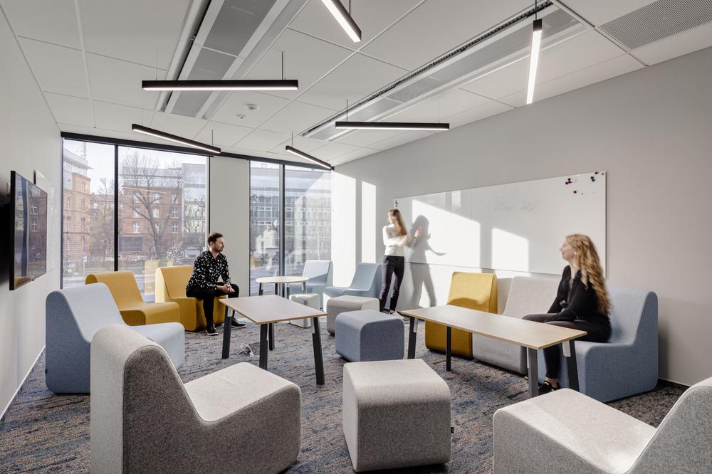 簡約北歐風家居護理公司辦公室裝修設計案例(圖8)