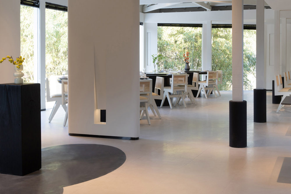 入云餐廳設(shè)計  20年餐飲老店翻新改造設(shè)計案例(圖4)