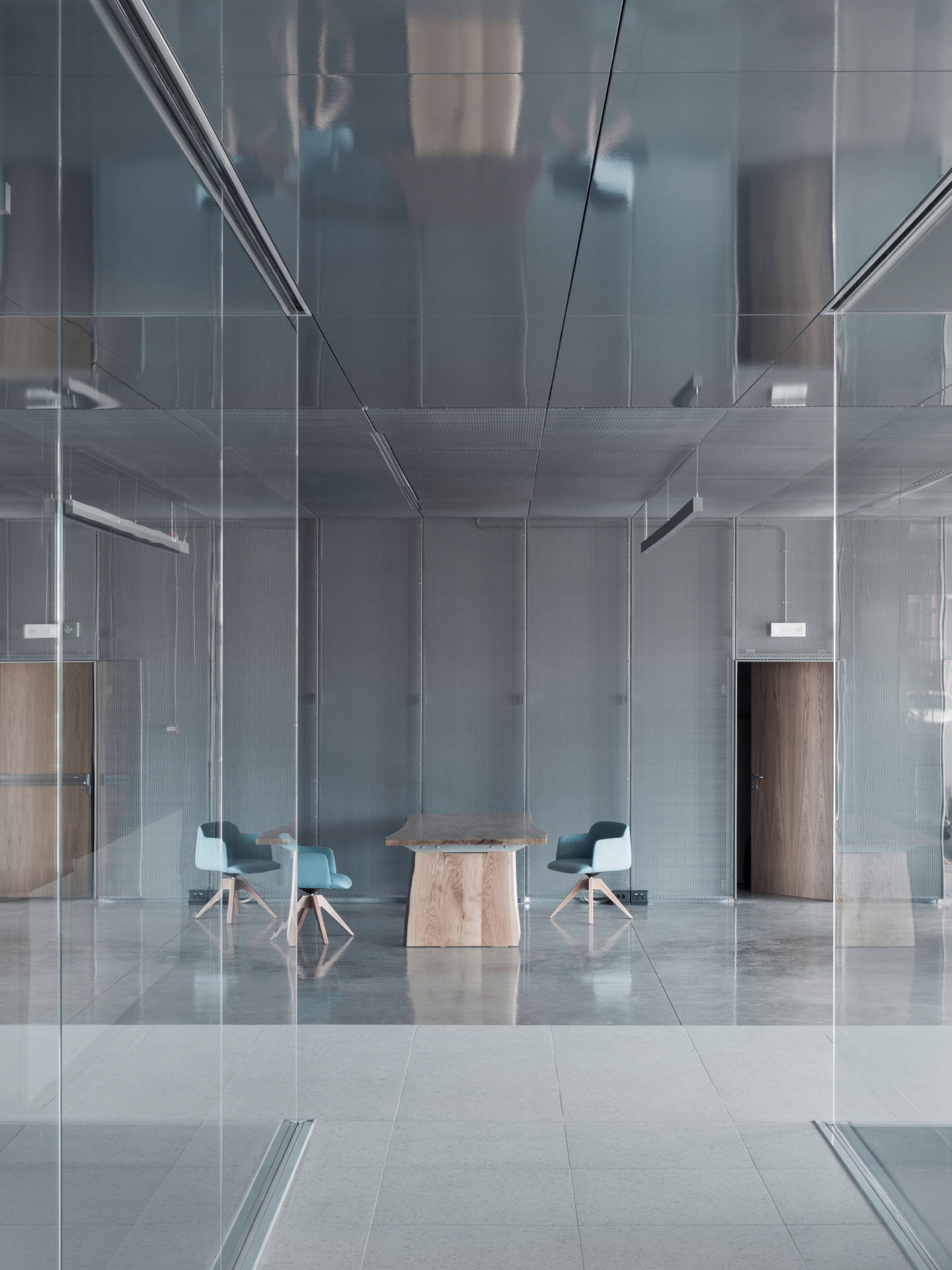 大氣明亮的國(guó)外醫(yī)藥公司辦公室裝修設(shè)計(jì)方案(圖8)