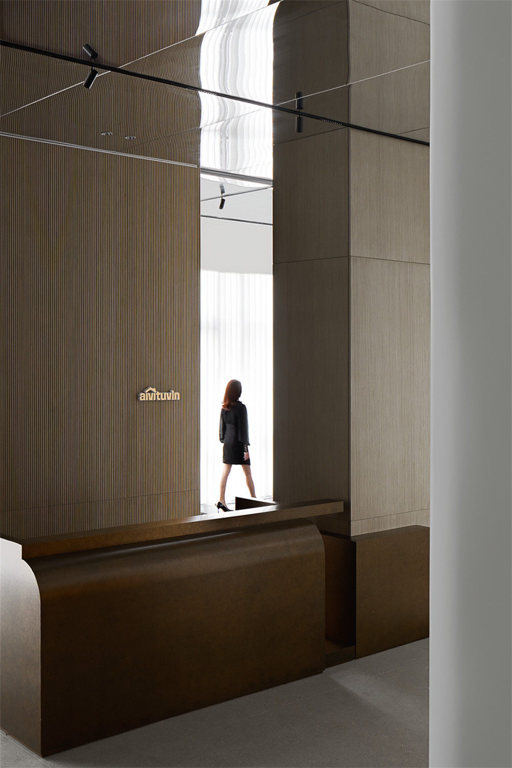 300平極簡風富力中心辦公室裝修設計方案(圖1)