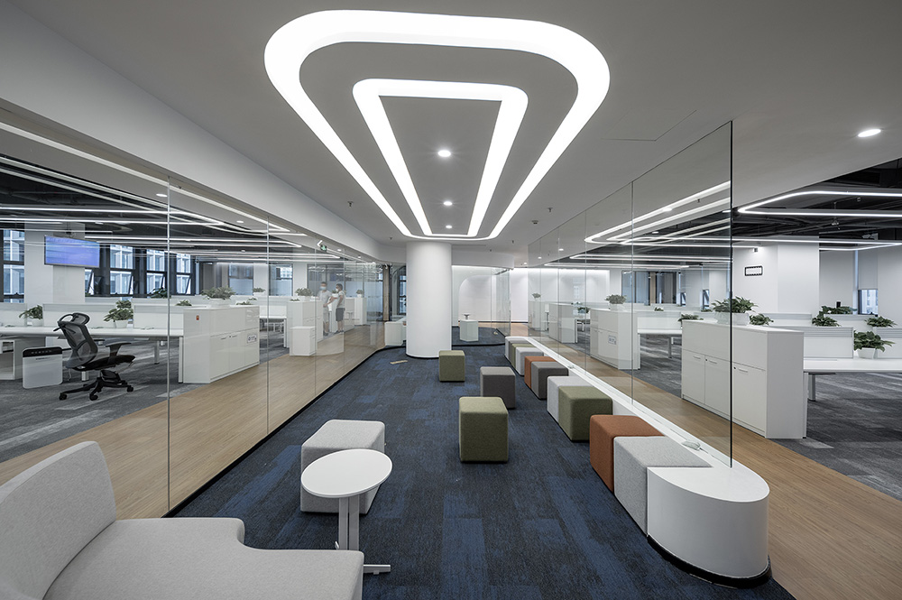 3000平萬興科技互聯(lián)網(wǎng)公司辦公室裝修設(shè)計方案(圖4)