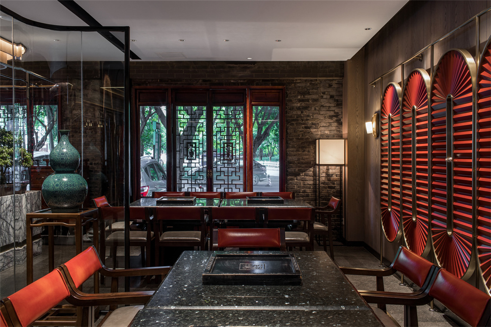 層高不高的重慶老火鍋店經(jīng)典翻新改造設計方案(圖4)