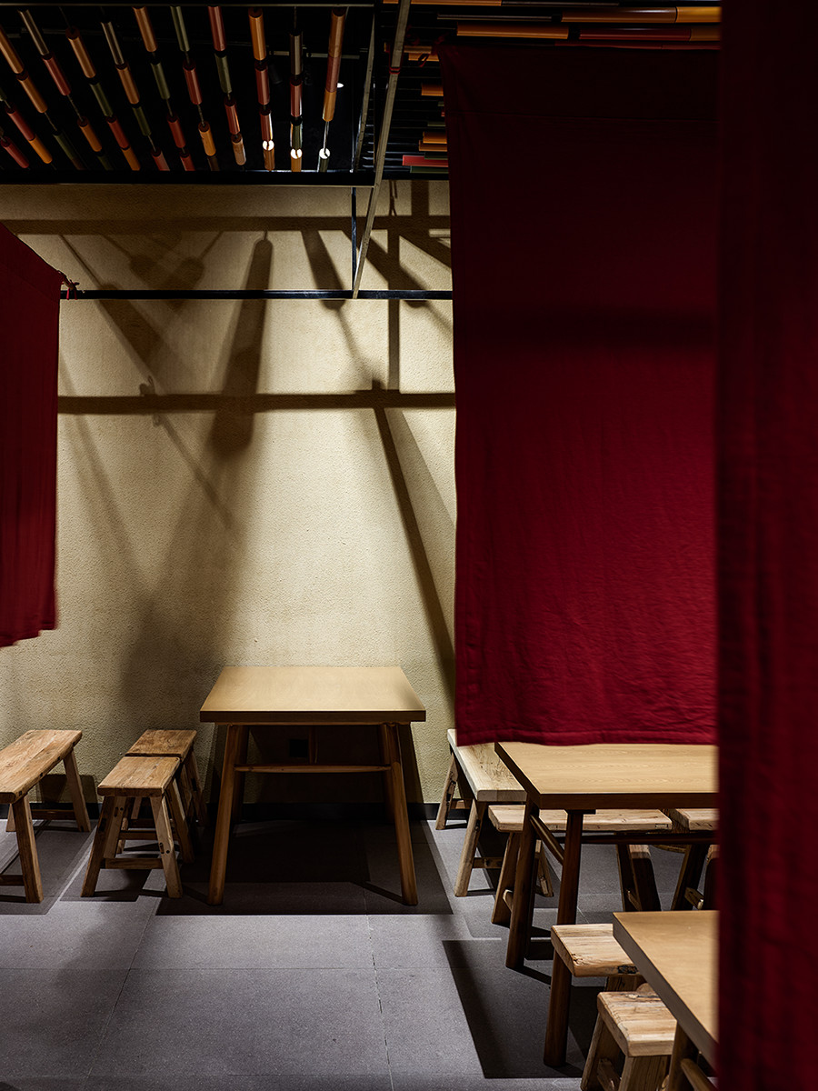 低造價效果佳  坐井百年江湖菜中餐廳裝修設(shè)計方案(圖8)