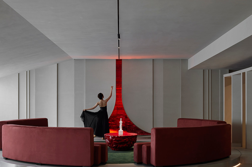 集沙龍、展覽于一體的老板電器辦公室裝修設(shè)計(圖1)