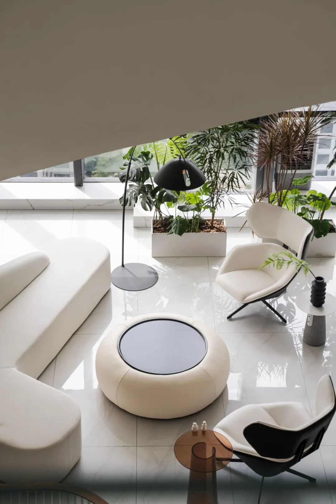 甲級寫字樓匠心商管高端企業(yè)辦公室裝修設(shè)計(jì)(圖6)