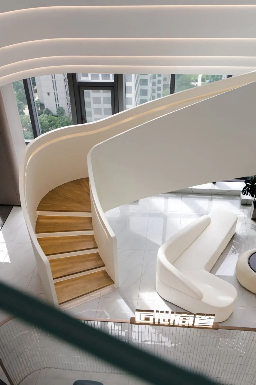 甲級寫字樓匠心商管高端企業(yè)辦公室裝修設(shè)計(jì)(圖7)