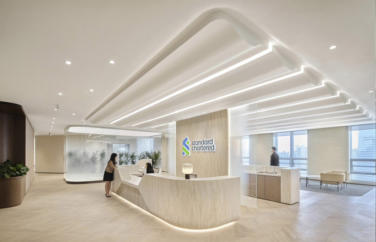 多元、包容的渣打銀行上海總部辦公室裝修設(shè)計(圖2)
