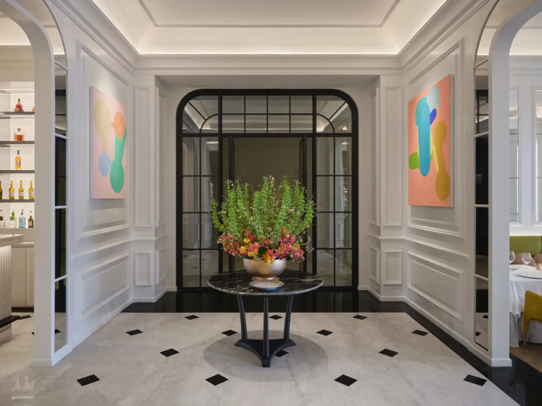 法式美學(xué)浪漫優(yōu)雅 LAtelier 18法餐廳裝修設(shè)計(jì)(圖2) 法式美學(xué)浪漫優(yōu)雅 LAtelier 18法餐廳裝修設(shè)計(jì)(圖2)