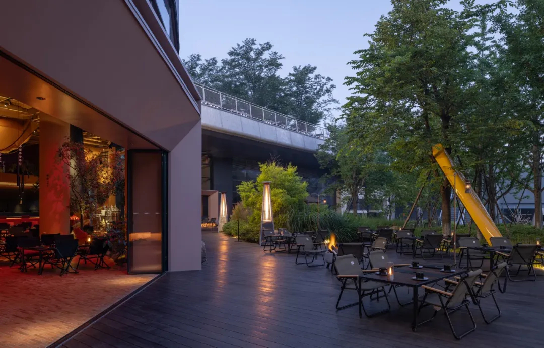 鄭州金博大推薦篝火旁·露營風(fēng)燒烤店裝修設(shè)計方案(圖3)