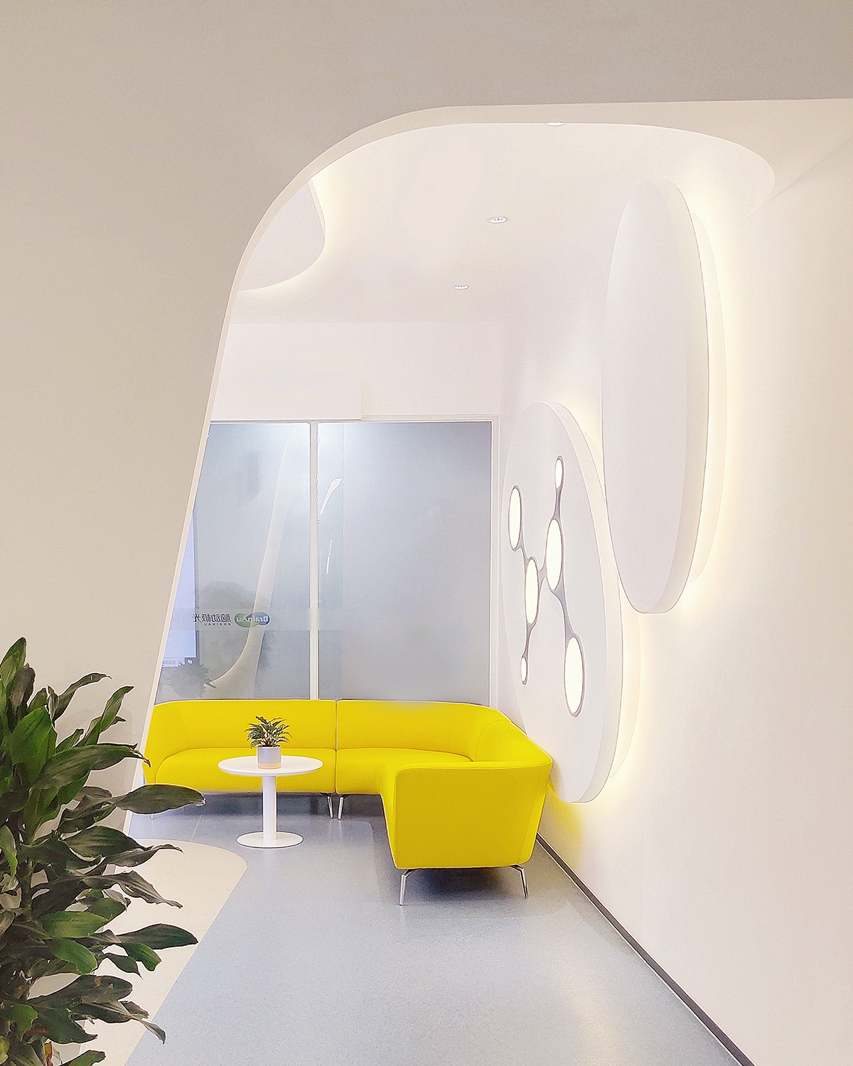 科技風(fēng)與工業(yè)風(fēng)  腦動極光醫(yī)療科技公司辦公室裝修設(shè)計(圖3)