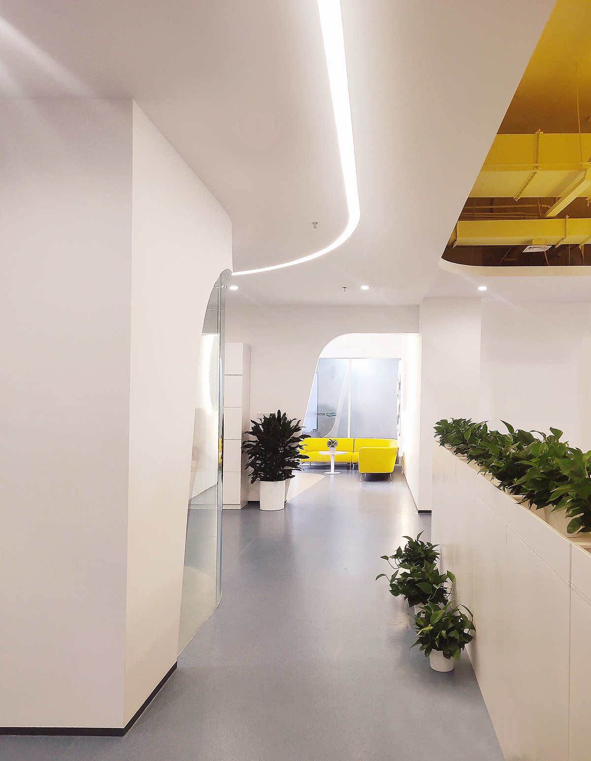 科技風(fēng)與工業(yè)風(fēng)  腦動極光醫(yī)療科技公司辦公室裝修設(shè)計(圖4)