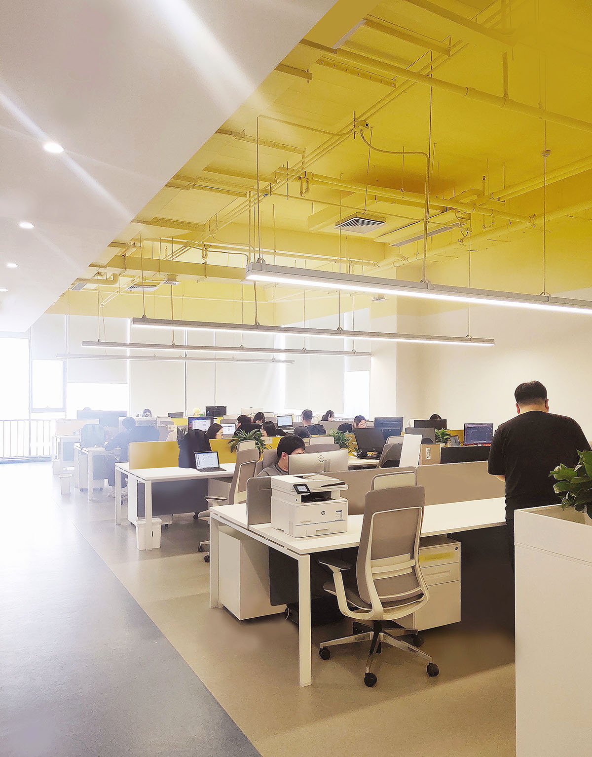 科技風(fēng)與工業(yè)風(fēng)  腦動極光醫(yī)療科技公司辦公室裝修設(shè)計(圖10)