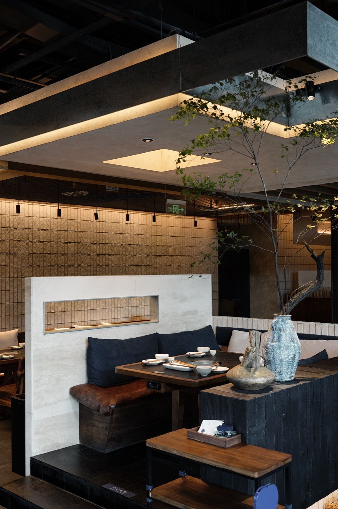 鄭州金博大推薦藍(lán)果子云南酸湯火鍋店裝修設(shè)計(jì)(圖6)