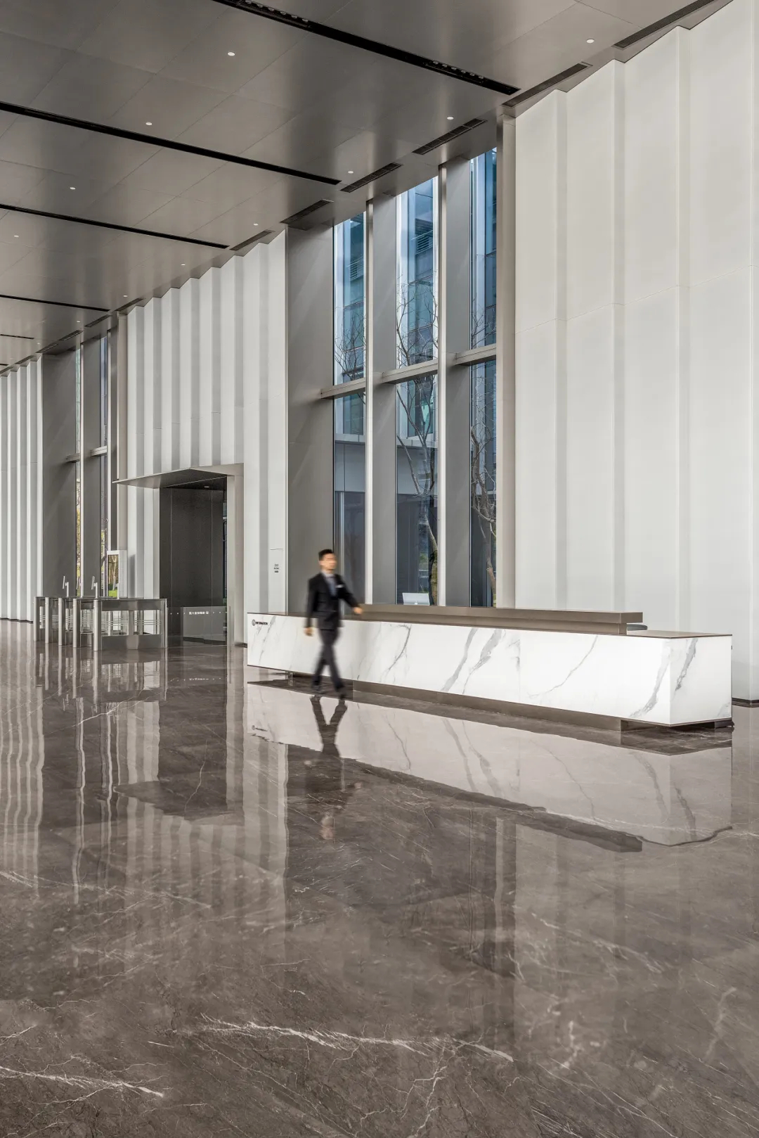 2萬6千平現(xiàn)代花園式商務(wù)辦公樓裝修設(shè)計方案(圖2)