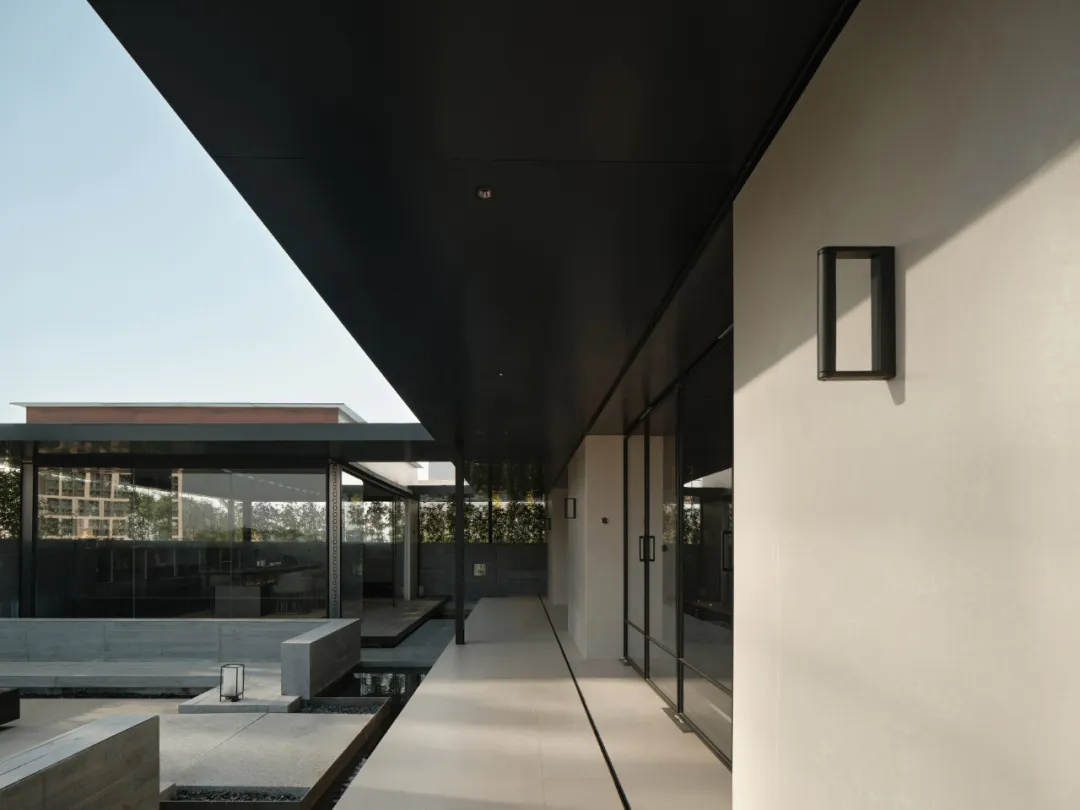 500平辦公家具企業(yè)展廳兼企業(yè)接待會(huì)所裝修設(shè)計(jì)(圖12)