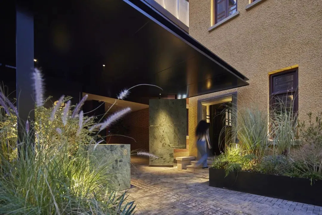 鄭州金博大推薦蔥蘢和牛小火鍋餐廳裝修設(shè)計(jì)(圖2)