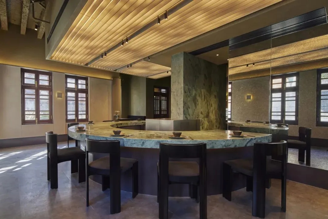 鄭州金博大推薦蔥蘢和牛小火鍋餐廳裝修設(shè)計(jì)(圖4)