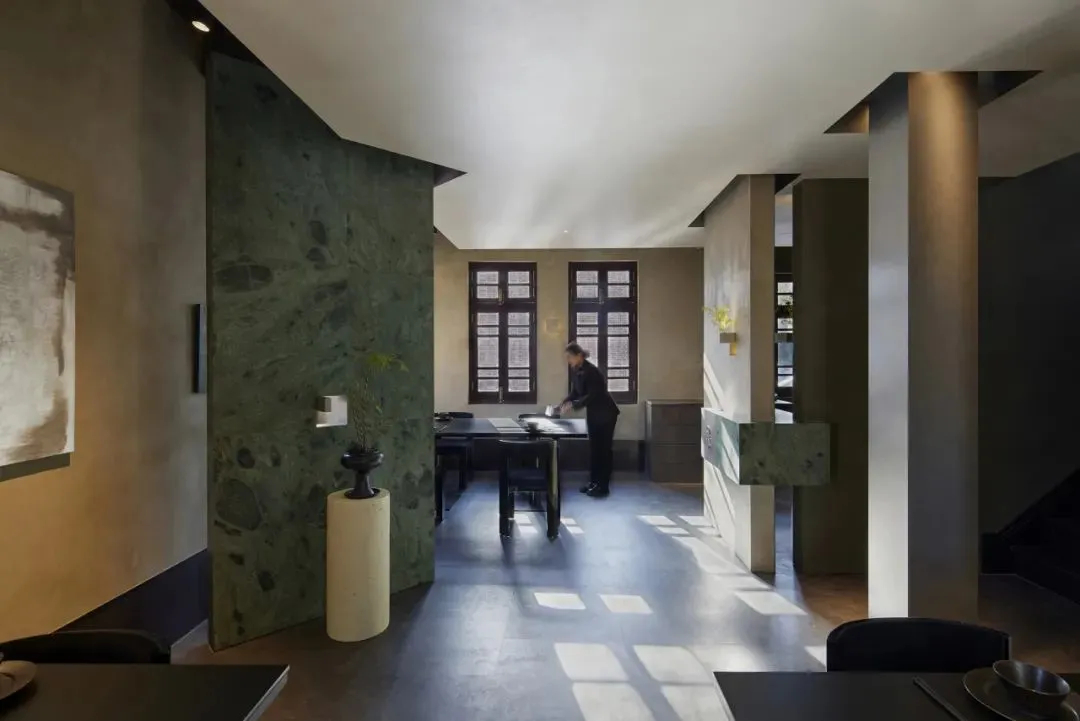 鄭州金博大推薦蔥蘢和牛小火鍋餐廳裝修設(shè)計(jì)(圖6)