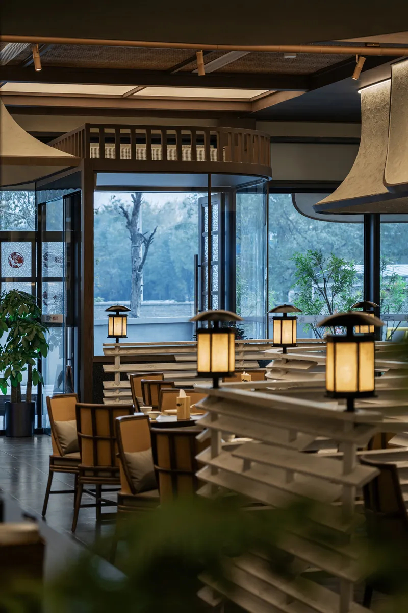 山野特色   朝溪湘伴·魚湯泡飯湘菜餐廳裝修設(shè)計(圖6)