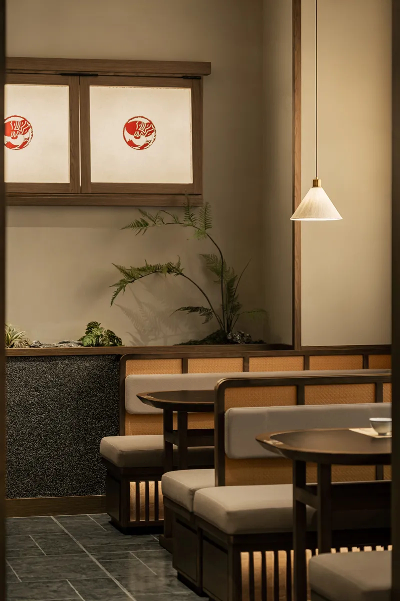 山野特色   朝溪湘伴·魚湯泡飯湘菜餐廳裝修設(shè)計(圖9)