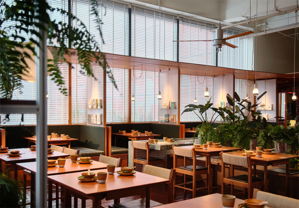 溫柔工業(yè)風(fēng)   三只辣椒餐飲店裝修設(shè)計(圖8)