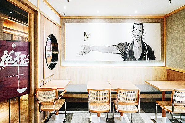 過(guò)早熱干面館裝修